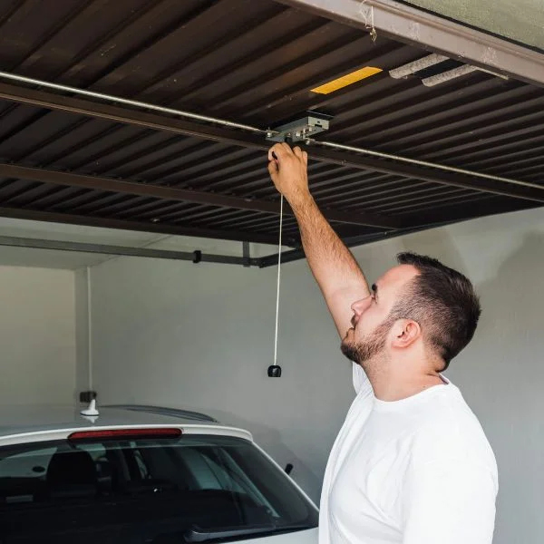 Servicios Especializados en Puertas Basculantes en Barcelona